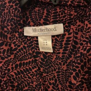 Motherhood Maternity Leaf Pattern Top